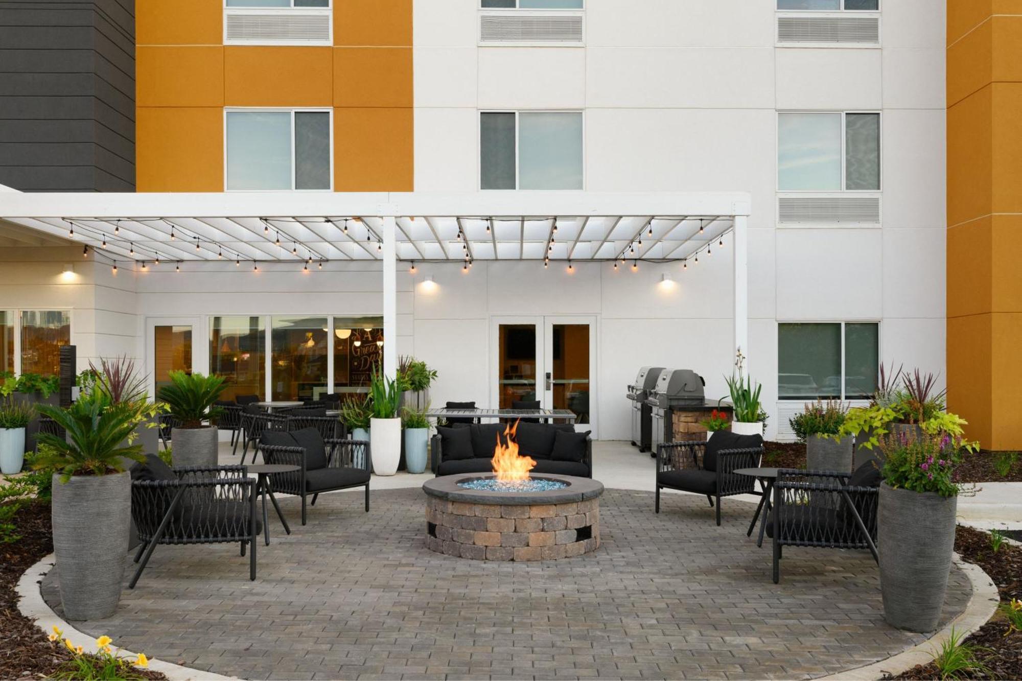 Towneplace Suites By Marriott Oxford Al Exterior photo